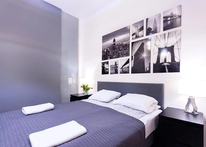 Amen Aparthotel Curie 8